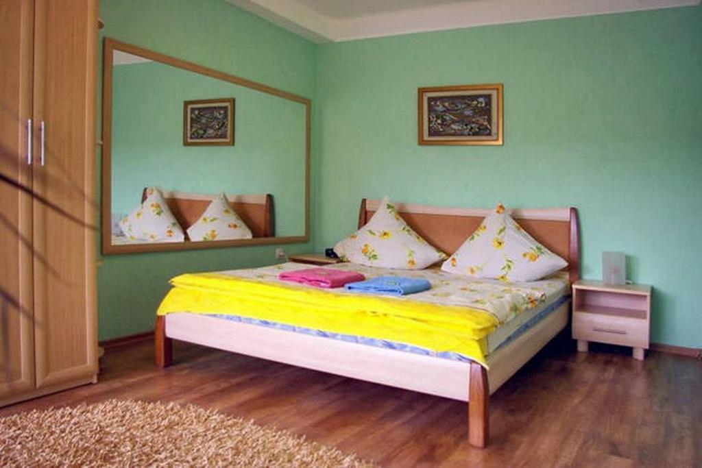 Apartment On Sobornyi Avenue Zaporizhia Buitenkant foto