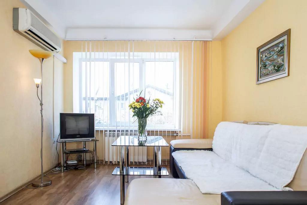 Apartment On Sobornyi Avenue Zaporizhia Buitenkant foto